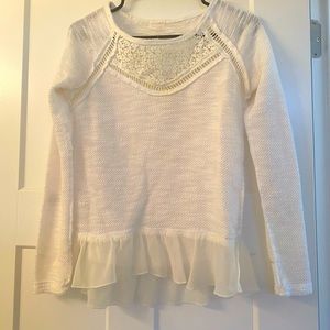 Knit white top with ruffle